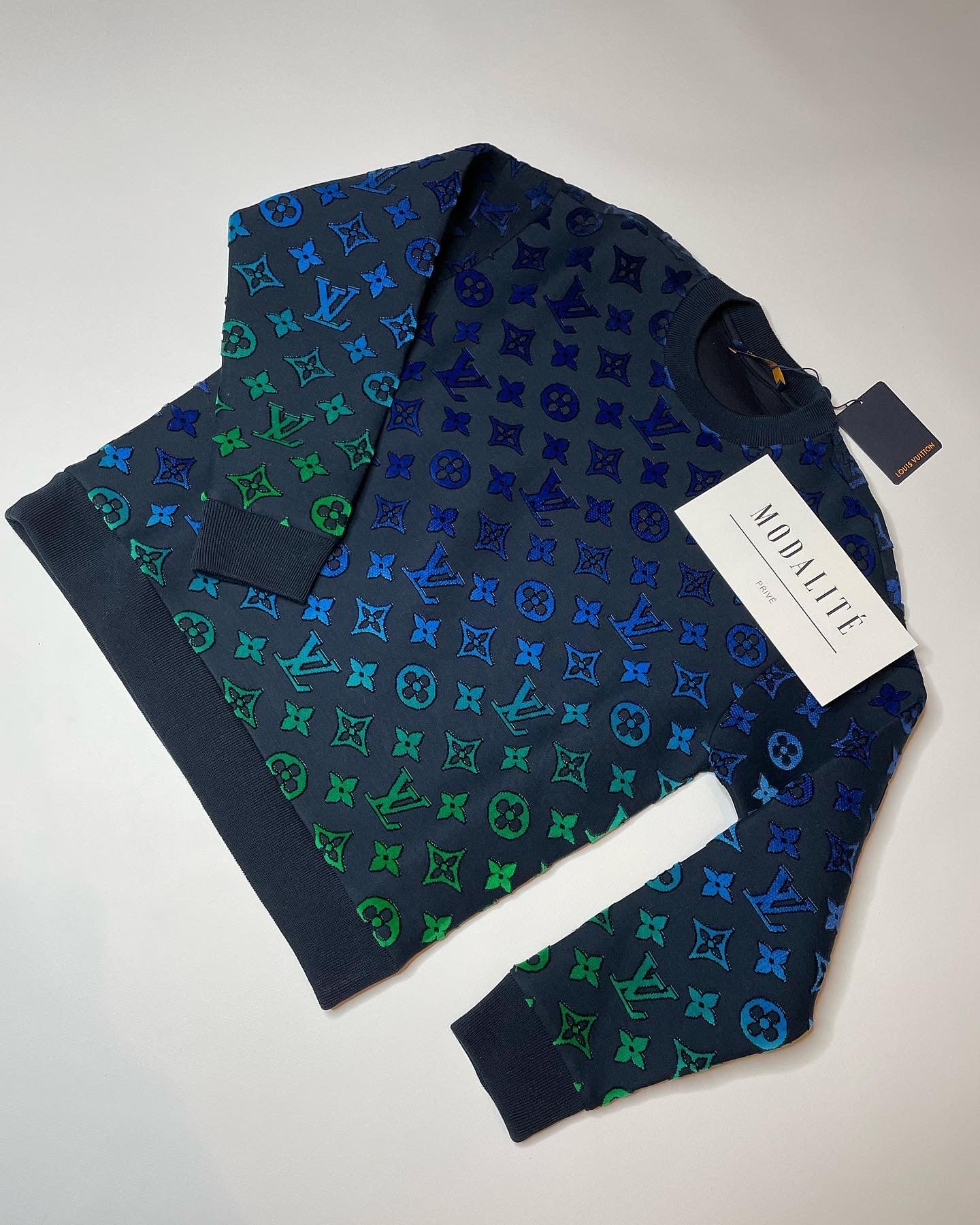 Louis Vuitton monogram sweater  Monogram sweater, Louis vuitton monogram,  Louis vuitton